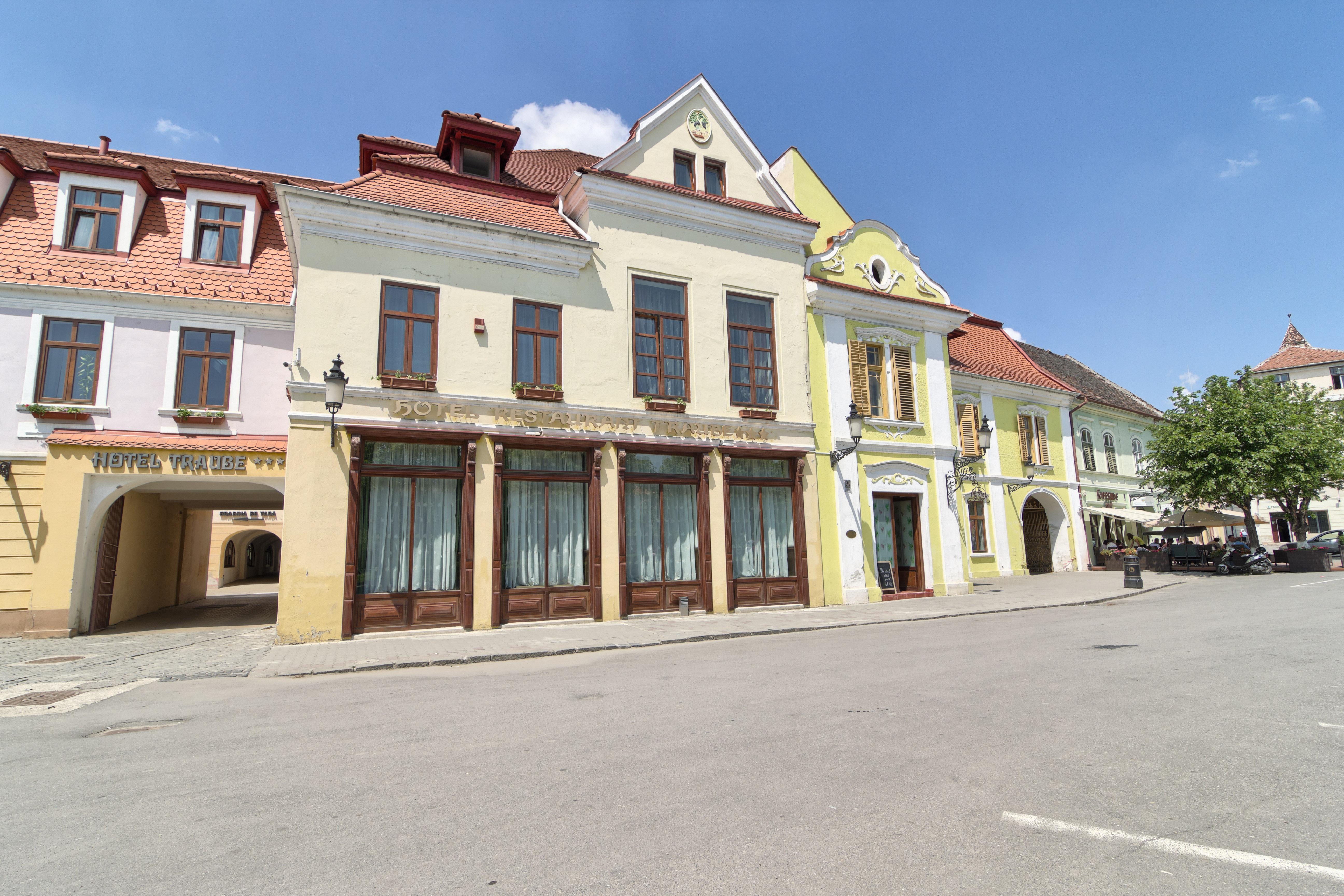 Hotel Traube เมดิอาช ภายนอก รูปภาพ