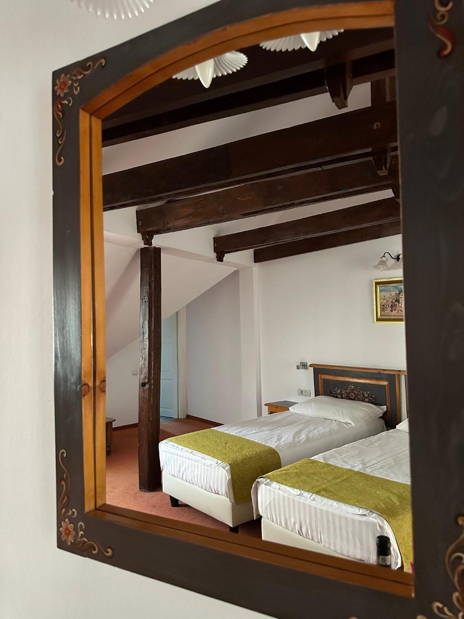 Hotel Traube เมดิอาช ภายนอก รูปภาพ